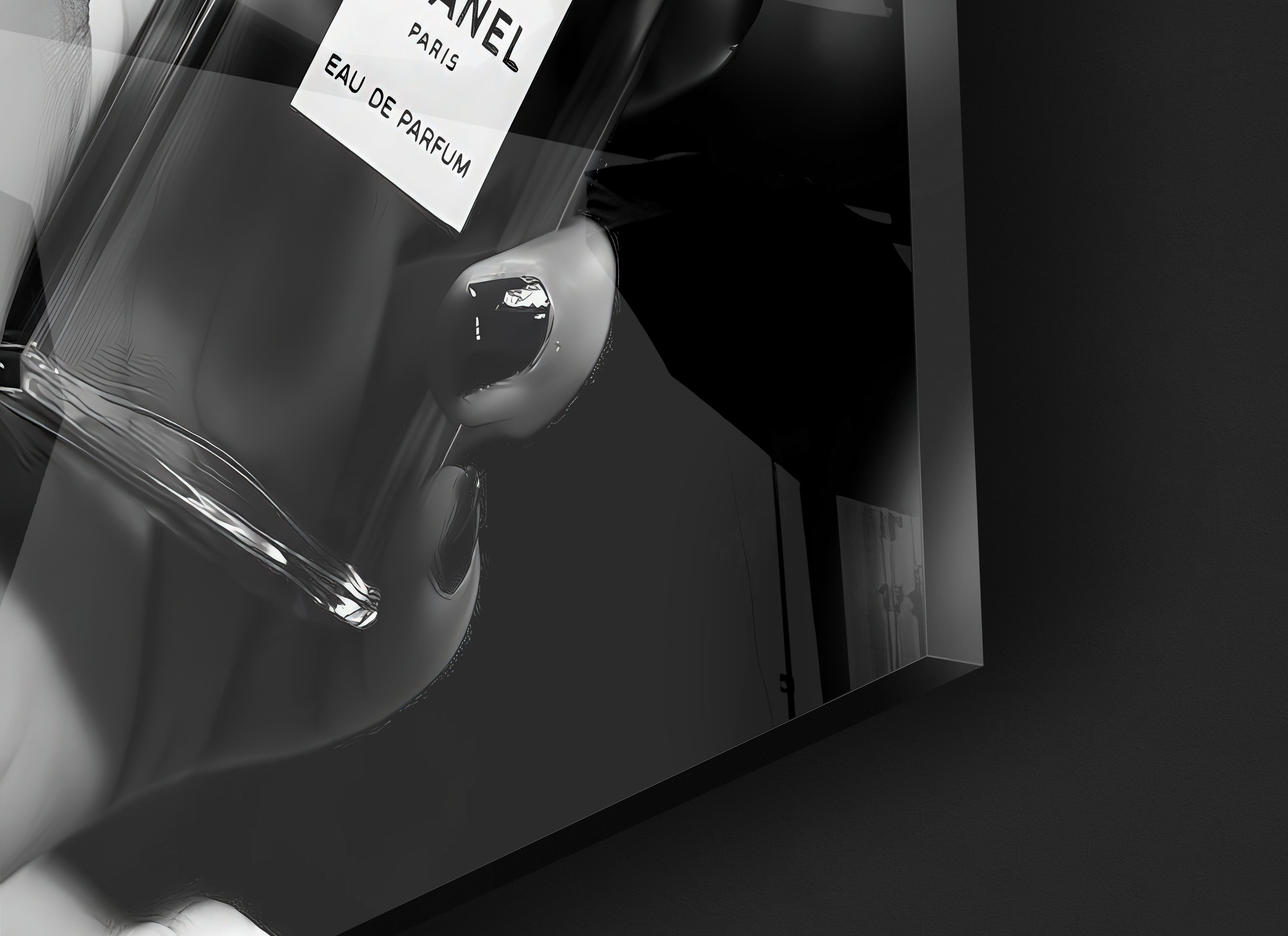 Eau De Parfum - 4.jpg